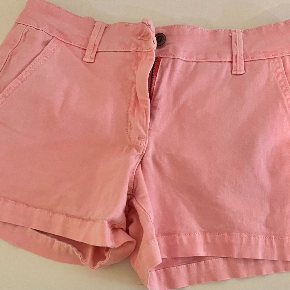 Pink Bermuda Shorts with Tailored Fit and Lightweight Fabric